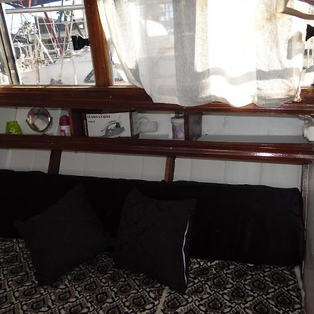 Precioso Barco En Barcelona Ξενοδοχείο Μπαδαλόνα Εξωτερικό φωτογραφία