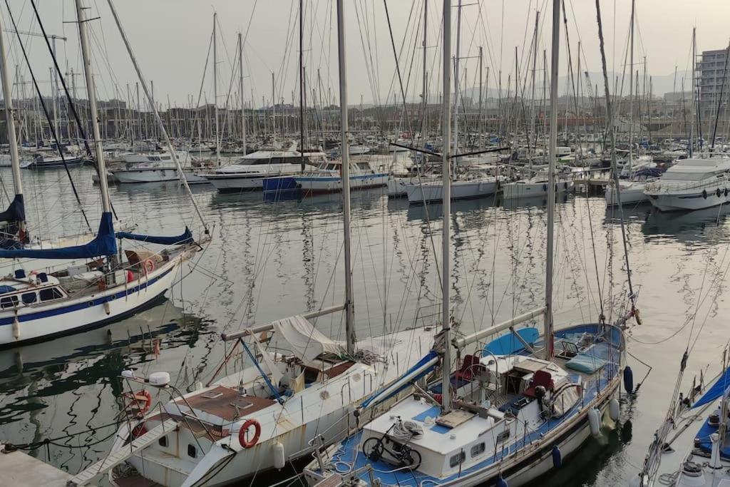Precioso Barco En Barcelona Ξενοδοχείο Μπαδαλόνα Εξωτερικό φωτογραφία