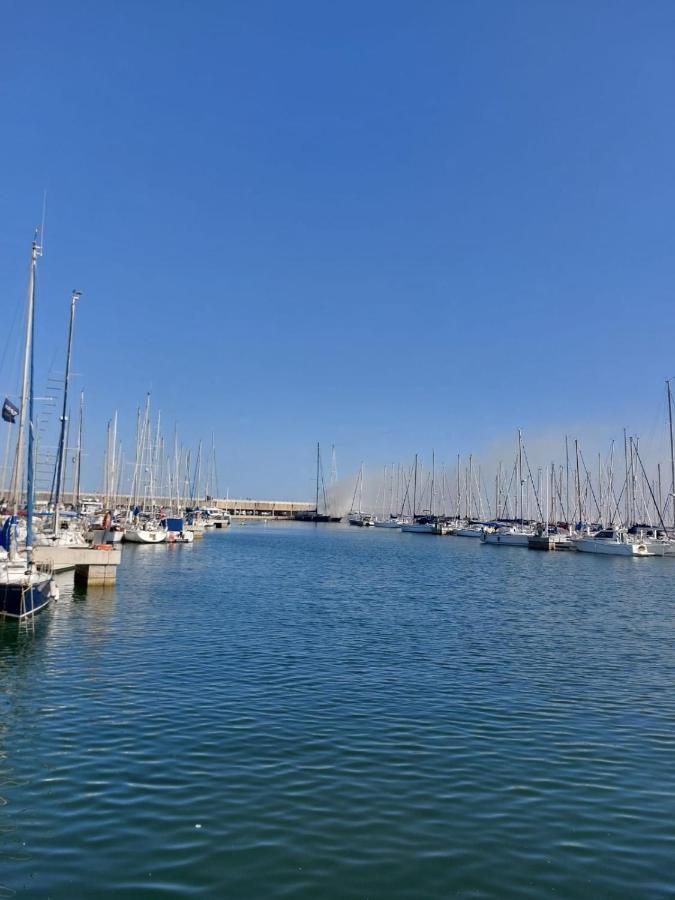 Precioso Barco En Barcelona Ξενοδοχείο Μπαδαλόνα Εξωτερικό φωτογραφία