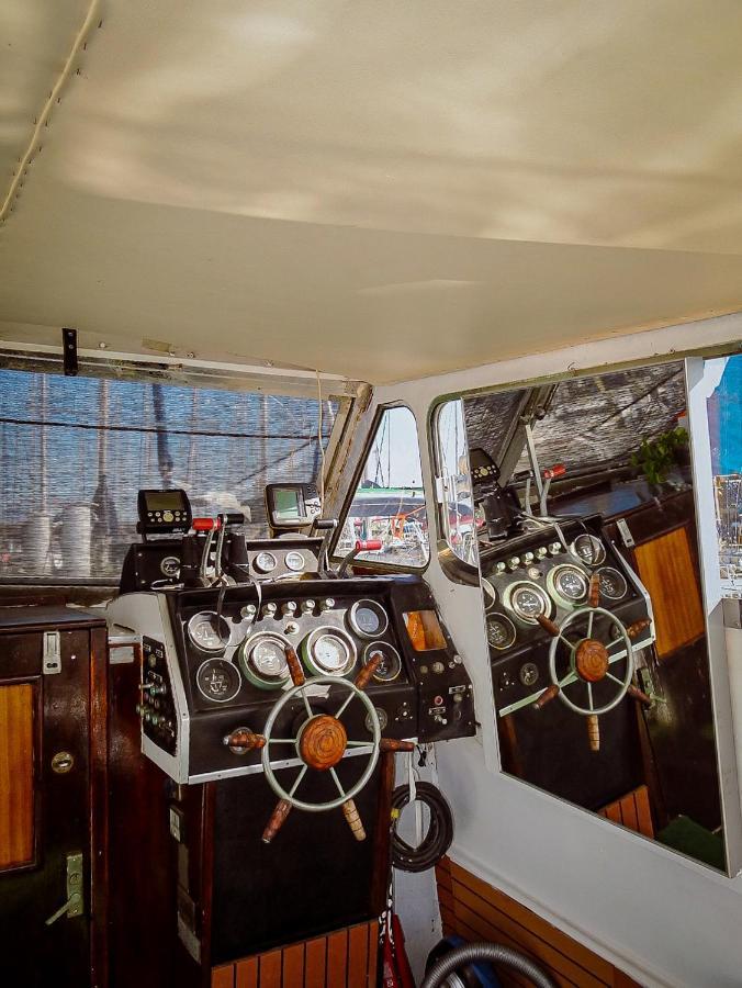 Precioso Barco En Barcelona Ξενοδοχείο Μπαδαλόνα Εξωτερικό φωτογραφία