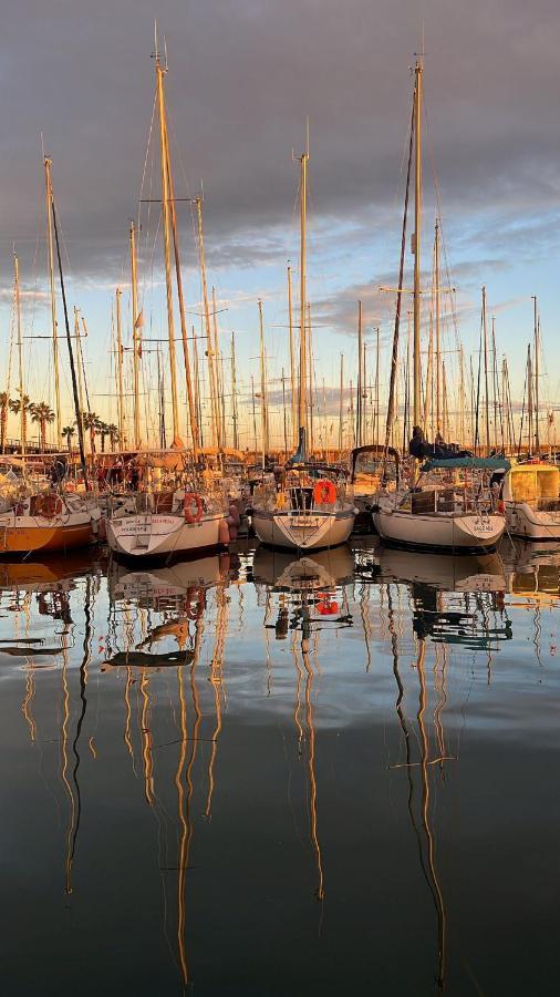 Precioso Barco En Barcelona Ξενοδοχείο Μπαδαλόνα Εξωτερικό φωτογραφία