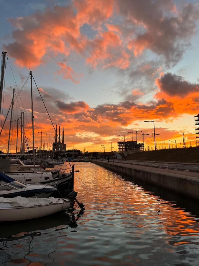 Precioso Barco En Barcelona Ξενοδοχείο Μπαδαλόνα Εξωτερικό φωτογραφία