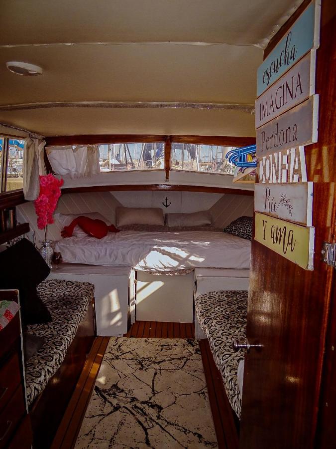 Precioso Barco En Barcelona Ξενοδοχείο Μπαδαλόνα Εξωτερικό φωτογραφία